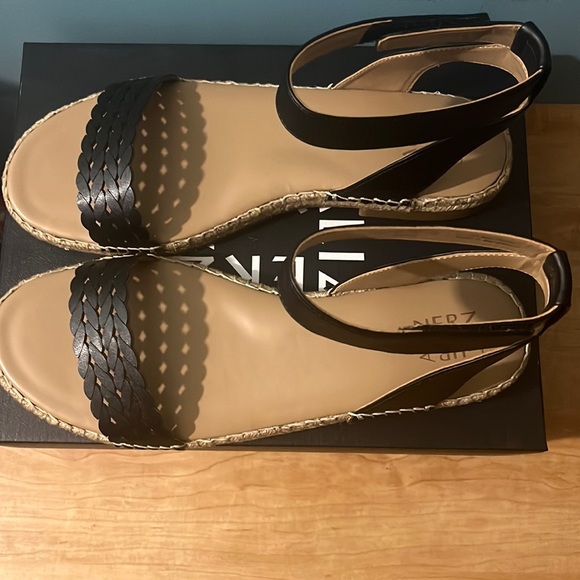 Gionni sandals from Naturalizer. Color is black synthetic. - Picture 1 of 4